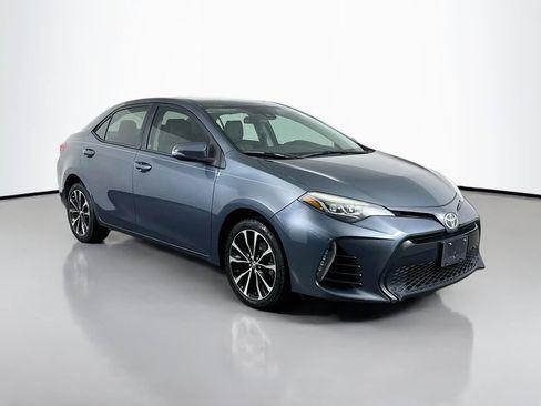 Used 2017 Toyota Corolla XSE FWD image 3