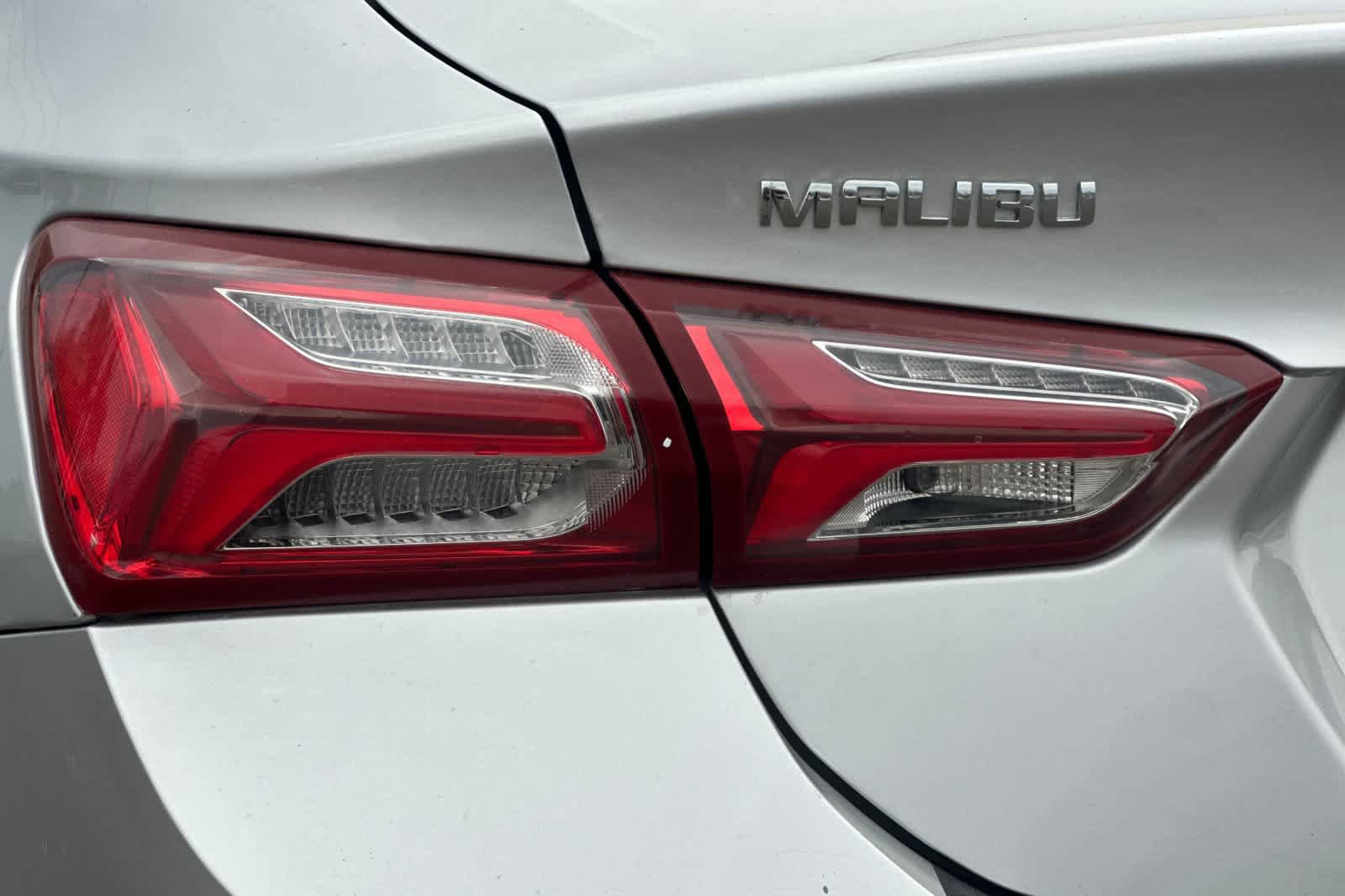 Used 2020 Chevrolet Malibu LT FWD image 30