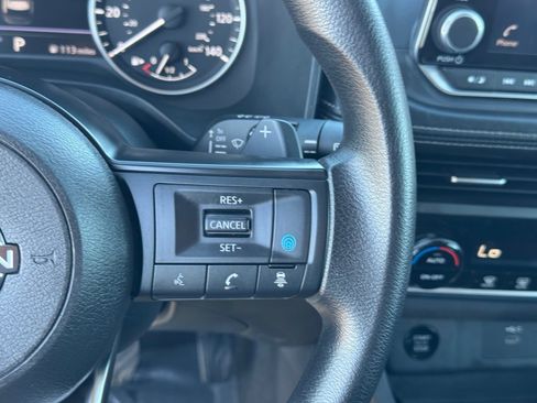 Used 2024 Nissan Rogue SV image 25