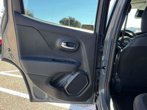 Used 2020 Jeep Renegade Trailhawk image 12