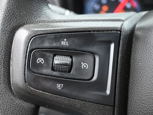 Used 2020 Chevrolet Silverado 1500 Custom w/ Custom Value Package AWD/4WD image 17