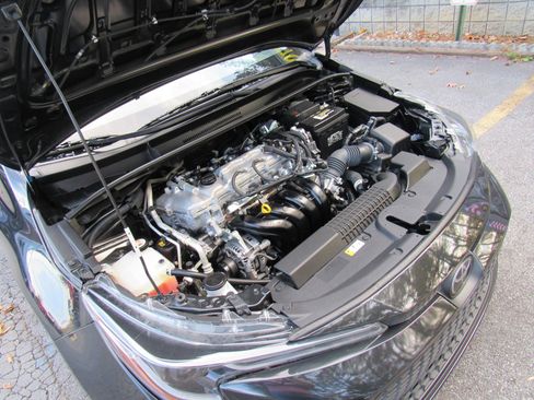 Used 2022 Toyota Corolla LE FWD image 18