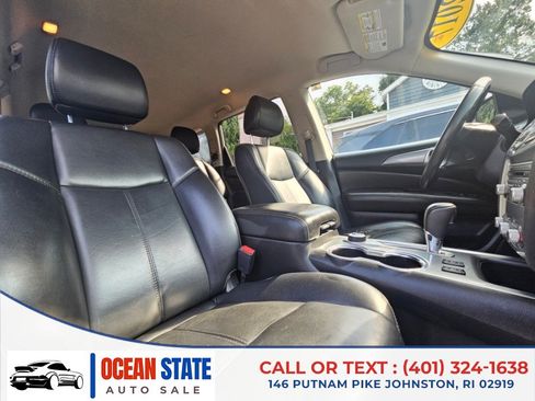 Used 2017 Nissan Pathfinder SL AWD/4WD image 16
