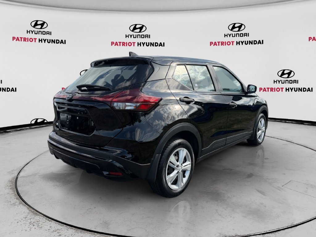 Used 2024 Nissan Kicks S FWD image 3
