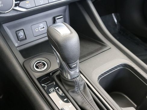Used 2024 Nissan Sentra S w/ Lighting Package FWD image 19