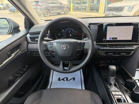 Used 2025 Toyota Camry LE FWD image 21
