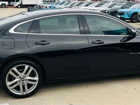 Used 2023 Chevrolet Malibu LT image 2