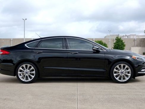 Used 2017 Ford Fusion Platinum image 3