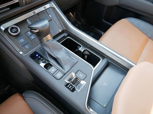 Used 2024 Lexus GX 550 w/ Cold Area Package AWD/4WD image 25