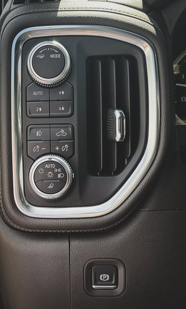 Used 2020 GMC Sierra 2500 SLT w/ SLT Premium Plus Package AWD/4WD image 10