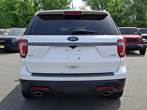 Used 2018 Ford Explorer XLT w/ Equipment Group 202A AWD/4WD image 5