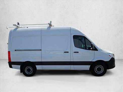 Used 2023 Mercedes-Benz Sprinter 2500 image 4