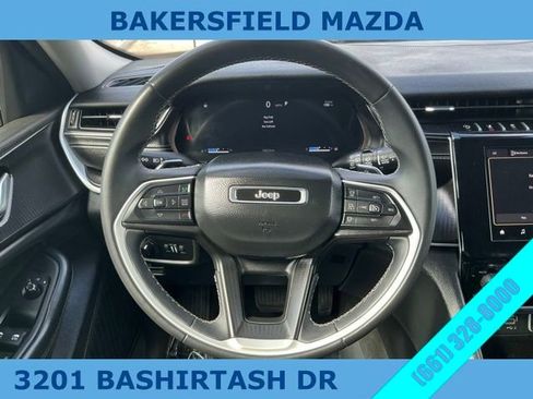 Used 2023 Jeep Grand Cherokee L Laredo image 15