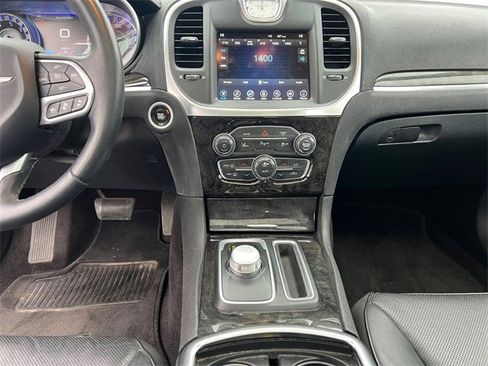 Used 2017 Chrysler 300 C w/ Safetytec Plus Group image 15