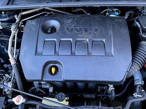 Used 2017 Toyota Corolla SE FWD image 32