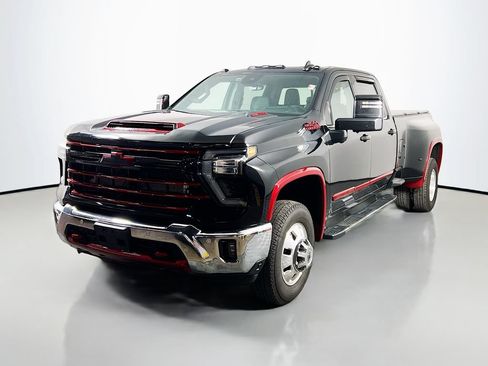 Used 2024 Chevrolet Silverado 3500 LTZ w/ LTZ Plus Package AWD/4WD image 3