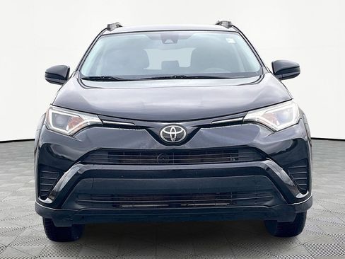 Used 2018 Toyota RAV4 LE image 3
