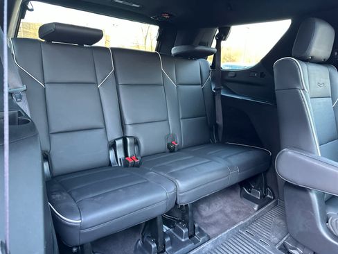 Used 2023 Cadillac Escalade Sport w/ LPO, ONYX Package image 24