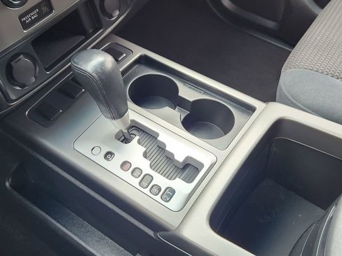 Used 2015 Nissan Armada SV image 24