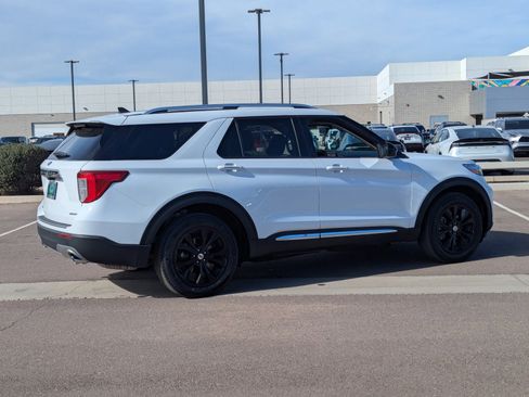 Used 2024 Ford Explorer Limited image 5