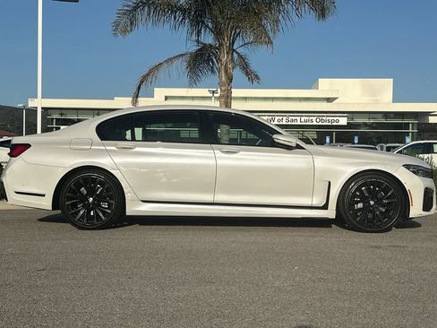 Used 2021 BMW 740i w/ M Sport Package image 2