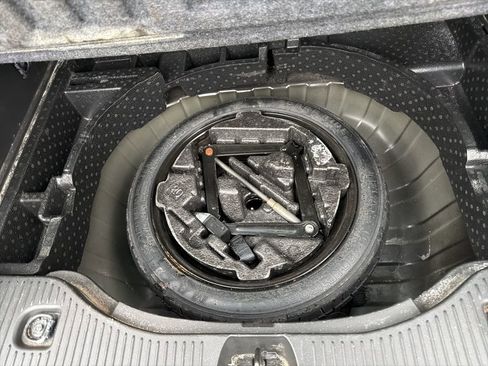 Used 2020 Chevrolet Trax LT w/ LT Convenience Package image 8