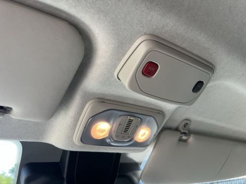 Used 2025 RAM ProMaster 2500 w/ U-Haul Equipment Group FWD image 33