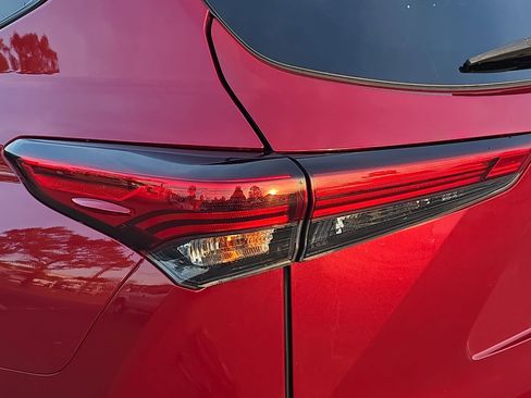 Used 2021 Toyota Highlander XSE image 33