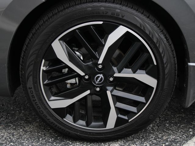 Certified 2025 Nissan Versa SR w/ Trunk Package FWD image 12