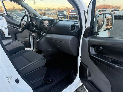 Used 2019 Nissan NV200 SV image 9