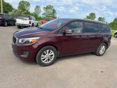 Used 2015 Kia Sedona LX FWD image 10