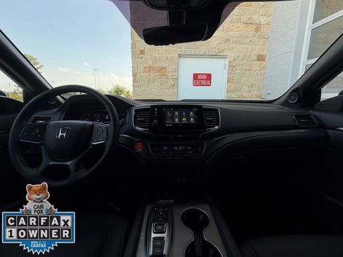 Used 2025 Honda Passport EX-L image 25