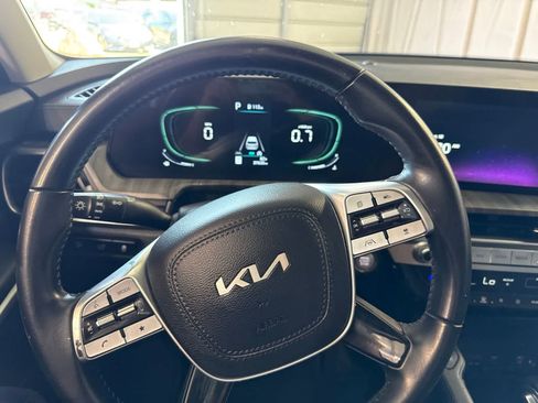 Used 2023 Kia Telluride EX w/ EX Captain's Chair Package FWD image 18