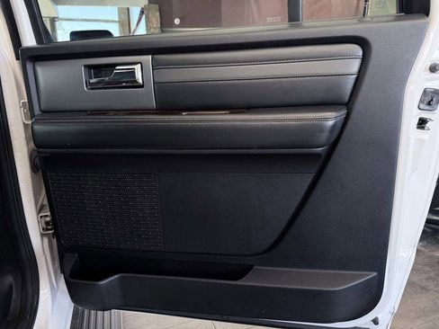 Used 2016 Ford Expedition EL Platinum image 31