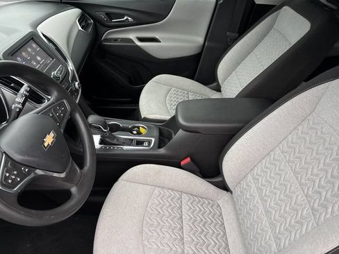 Used 2023 Chevrolet Equinox LS w/ LS Convenience Package FWD image 11