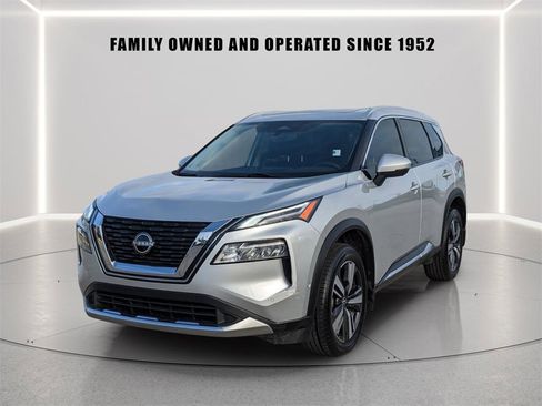 Used 2023 Nissan Rogue Platinum w/ Platinum Premium Package image 2