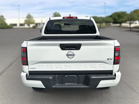 Used 2024 Nissan Frontier SV w/ Technology Package RWD image 6