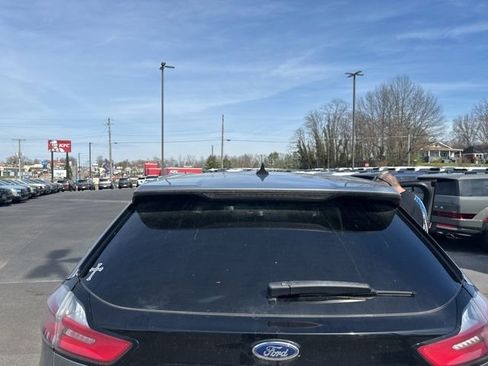 Used 2022 Ford Edge SEL image 9