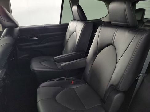 Used 2024 Toyota Grand Highlander XLE image 18