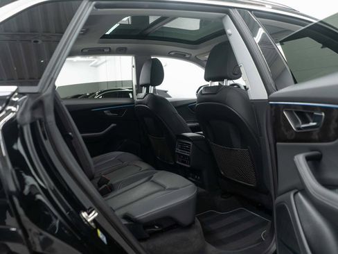 Used 2023 Audi Q8 Premium Plus w/ Premium Plus Package image 12