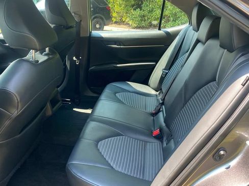 Used 2021 Toyota Camry SE FWD image 9