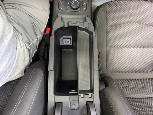 Used 2023 GMC Terrain SLE w/ Driver Convenience Package FWD image 45
