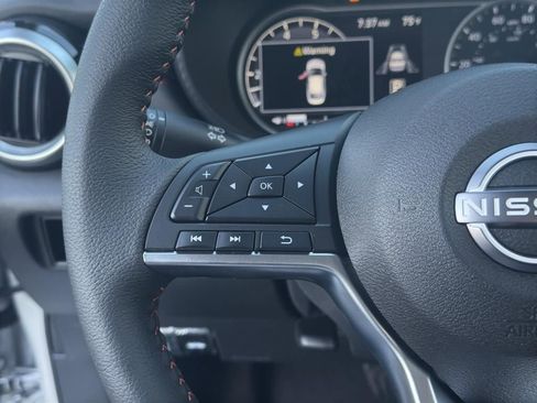 New 2025 Nissan Versa SR image 19