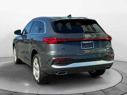 Used 2025 Audi Q5 Premium Plus w/ Premium Plus AWD/4WD image 5