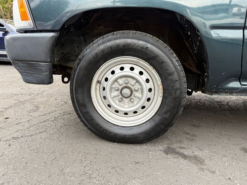 Used 1994 Toyota Pickup 2WD Regular Cab image 9