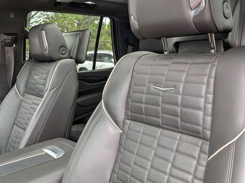 Used 2023 Cadillac Escalade V w/ LPO, ONYX Package AWD/4WD image 18