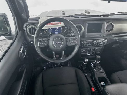 Used 2021 Jeep Wrangler Unlimited Sport AWD/4WD image 33