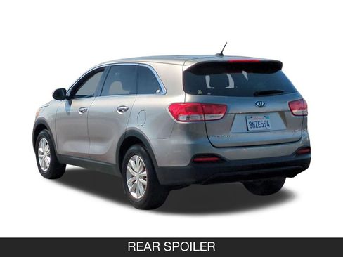 Used 2017 Kia Sorento L FWD image 7