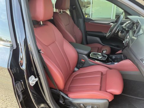 Certified 2025 BMW X4 xDrive30i image 37