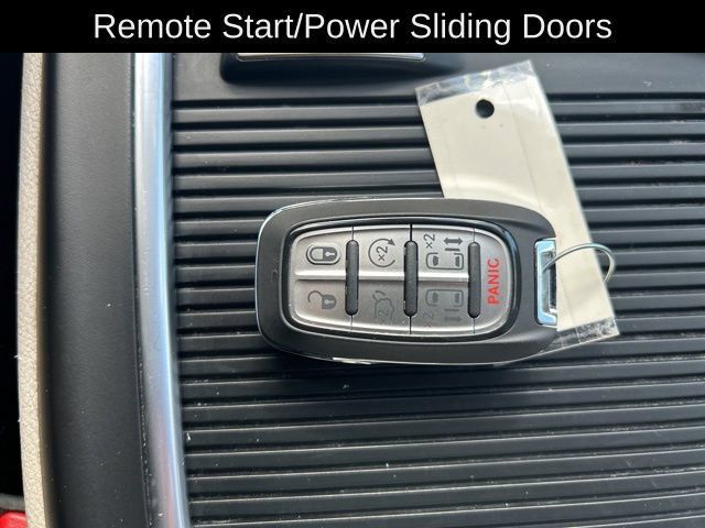 Used 2024 Chrysler Pacifica Touring-L FWD image 34